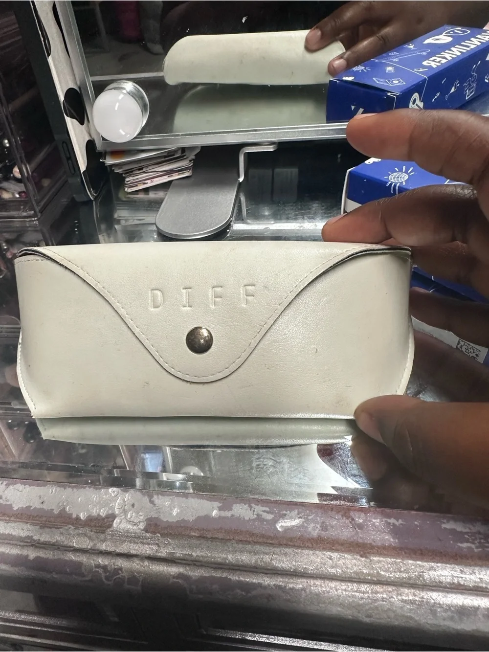 Diff Eyewear White Sunglasses Case